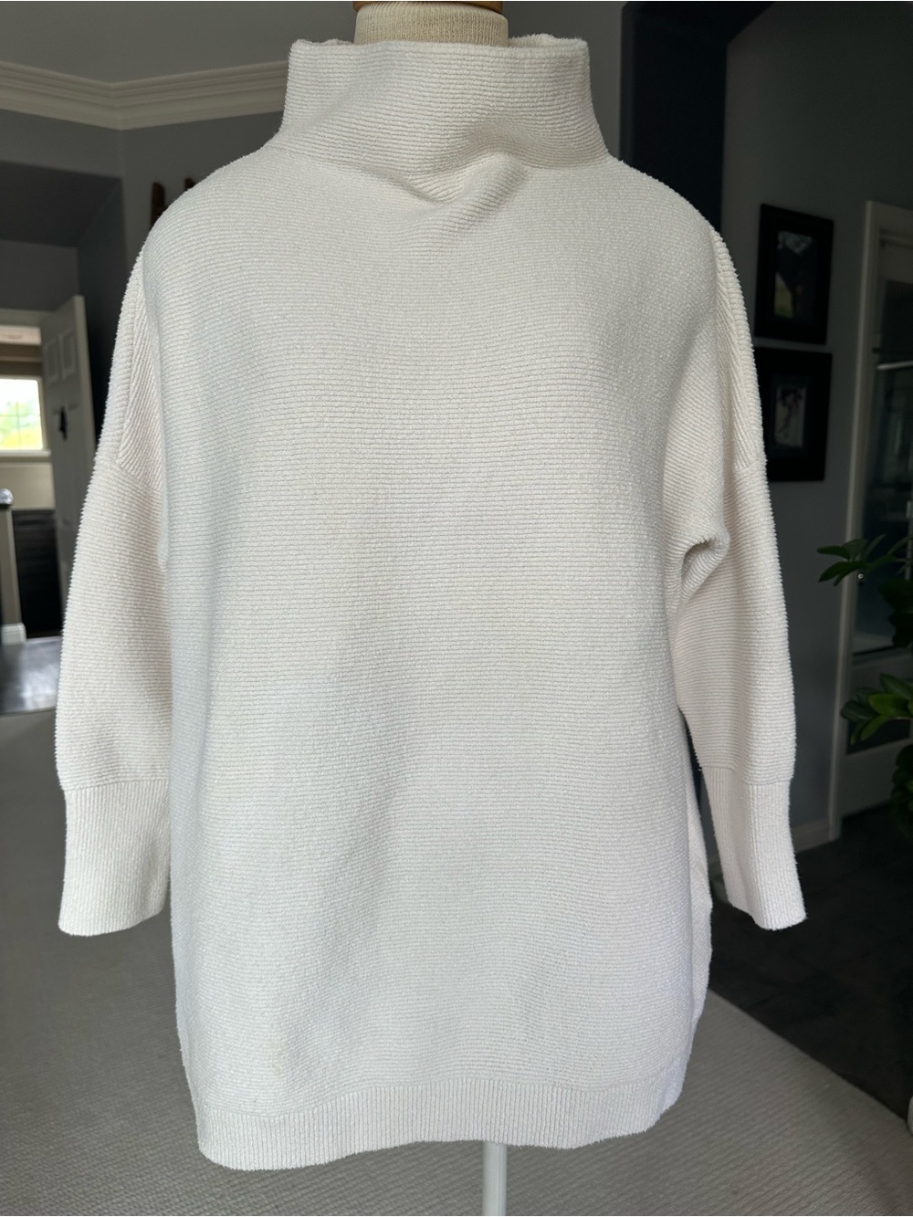 Free People white funnel neck ribbed sweater, size medium - Picture 5 of 12